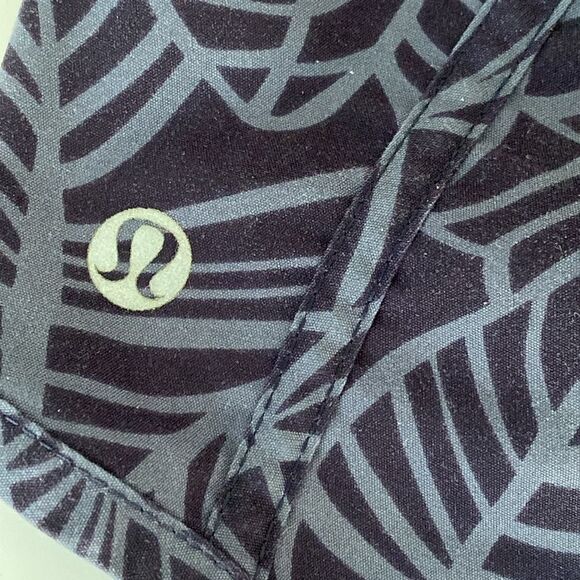 Lululemon Hotty Hot Short Purple Palm Cadet Sz 6 Elastic Waistband Summer Run - Picture 4 of 13